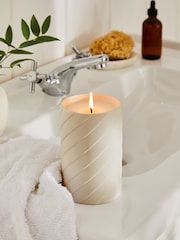 White Pink Pepper & Pomegranate Scented Candle - Image 3 of 5