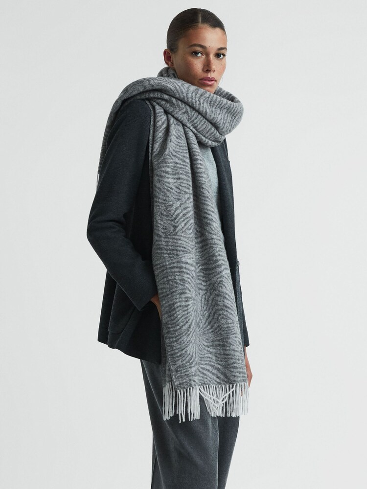 Reiss Grey Cassia Wool-Cashmere Zebra Scarf - Image 2 of 5
