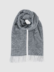 Reiss Grey Cassia Wool-Cashmere Zebra Scarf - Image 3 of 5