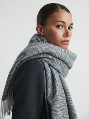 Reiss Grey Cassia Wool-Cashmere Zebra Scarf - Image 5 of 5