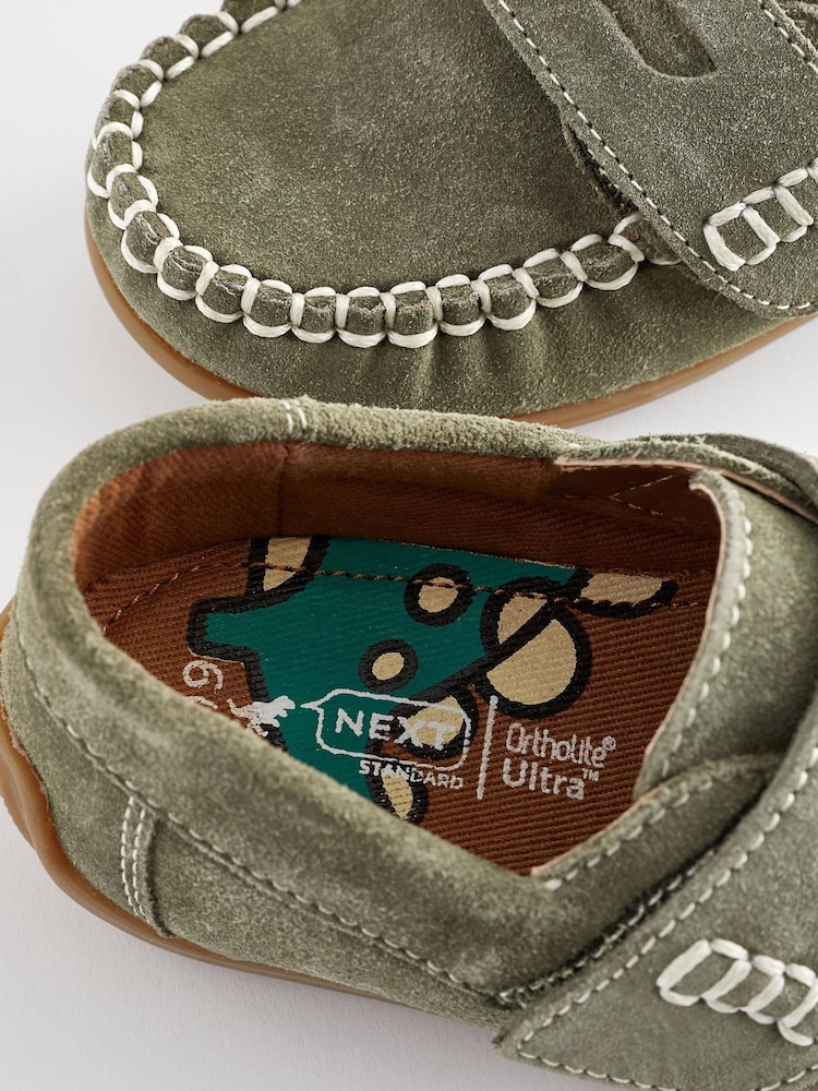 Salbeigrün - Pennyloafer aus Leder mit Klettverschluss - Bild 5 von 5 Salbeigrün - Pennyloafer aus Leder mit Klettverschluss - Bild 5 von 5