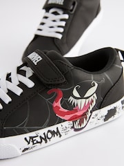 Schwarz - Venom Turnschuhe mit Klettverschluss und elastischen Schnürsenkeln - Image 3 of 6
