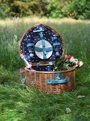 Beau And Elliot Heart Shaped Filled Picnic Basket For 2 - Image 1 of 4