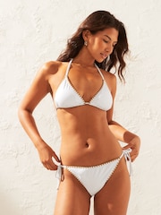 Weiß/Gold - Seitlich gebundene Bikinihose mit Stickerei - Bild 2 von 6