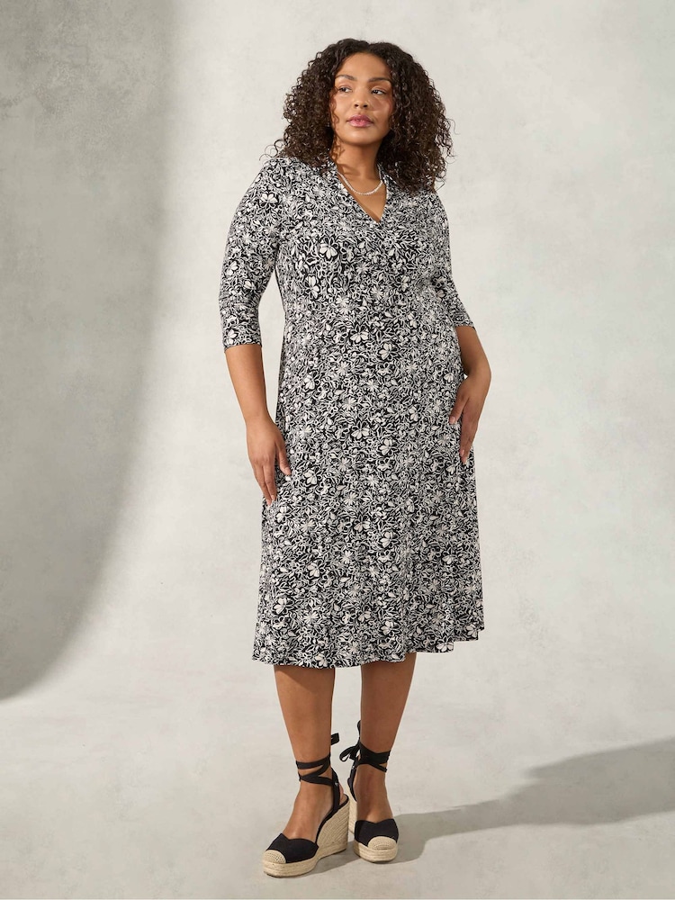 Live Unlimited Mono Floral Jersey Wrap Black Dress With Collar - Image 2 of 5