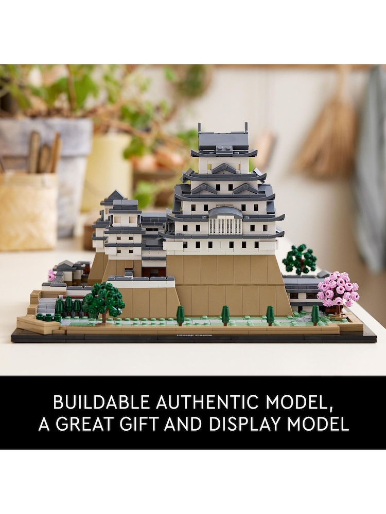 LEGO Architecture Himeji Castle Model Adults Set 21060 - Image 7 of 8