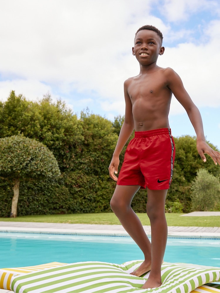 Rojo - Nike Swim Logo Tape 4 Inch Volley Shorts - Imagen 1 de 4 Rojo - Nike Swim Logo Tape 4 Inch Volley Shorts - Imagen 1 de 4