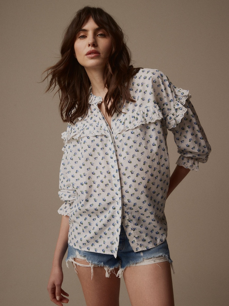 Ecru/Marineblau - Laura Ashley Bluse mit Lochstickereien - Bild 1 von 4