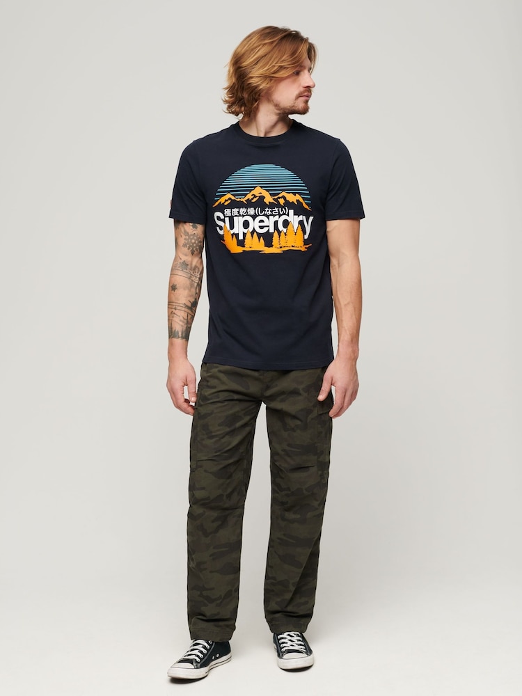 Marineblau - Superdry Great Outdoors Grafik-T-Shirt - Bild 2 von 6