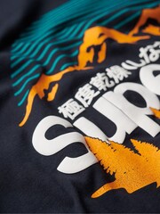 Marineblau - Superdry Great Outdoors Grafik-T-Shirt - Bild 6 von 6