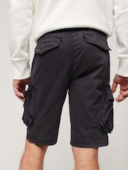 Negro - Superdry Core Cargo Relaxed Fit Shorts - Imagen 2 de 7