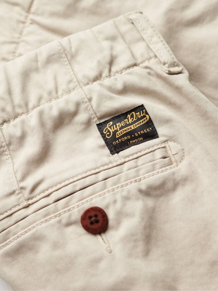 Crema - Superdry Vintage International Slim Fit Chino Shorts - Imagen 5 de 5 Crema - Superdry Vintage International Slim Fit Chino Shorts - Imagen 5 de 5