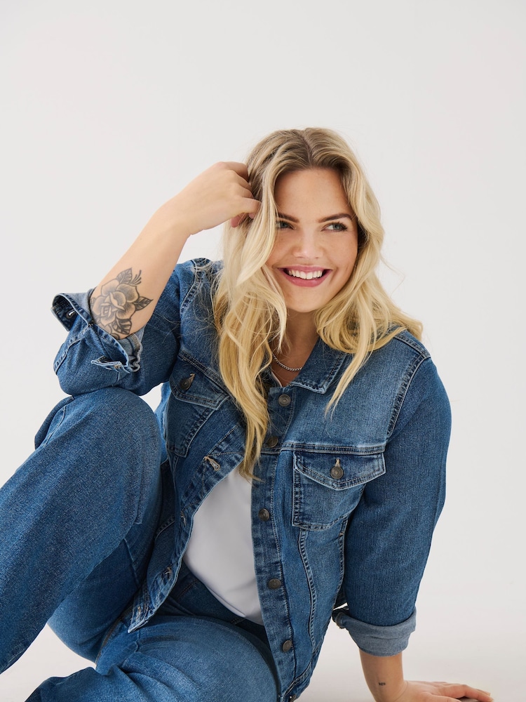 Only Curve Denim-Jacke - Bild 1 von 7 Only Curve Denim-Jacke - Bild 1 von 7
