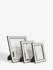 Black/White Floating Aperture Photo Frame - Image 4 of 5