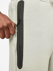 Nike Cream Tech Fleece Shorts - Image 10 of 10