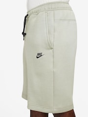 Nike Tech Fleece-Shorts - Bild 12 von 18