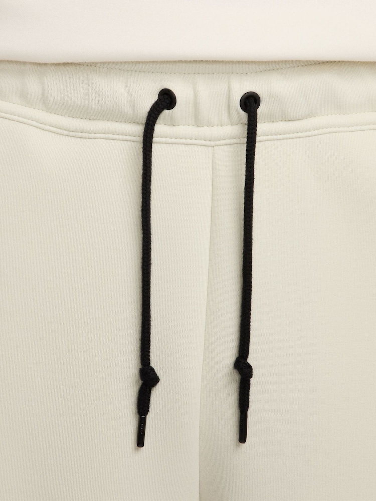 Nike Cream Tech Fleece Shorts - Image 4 of 10