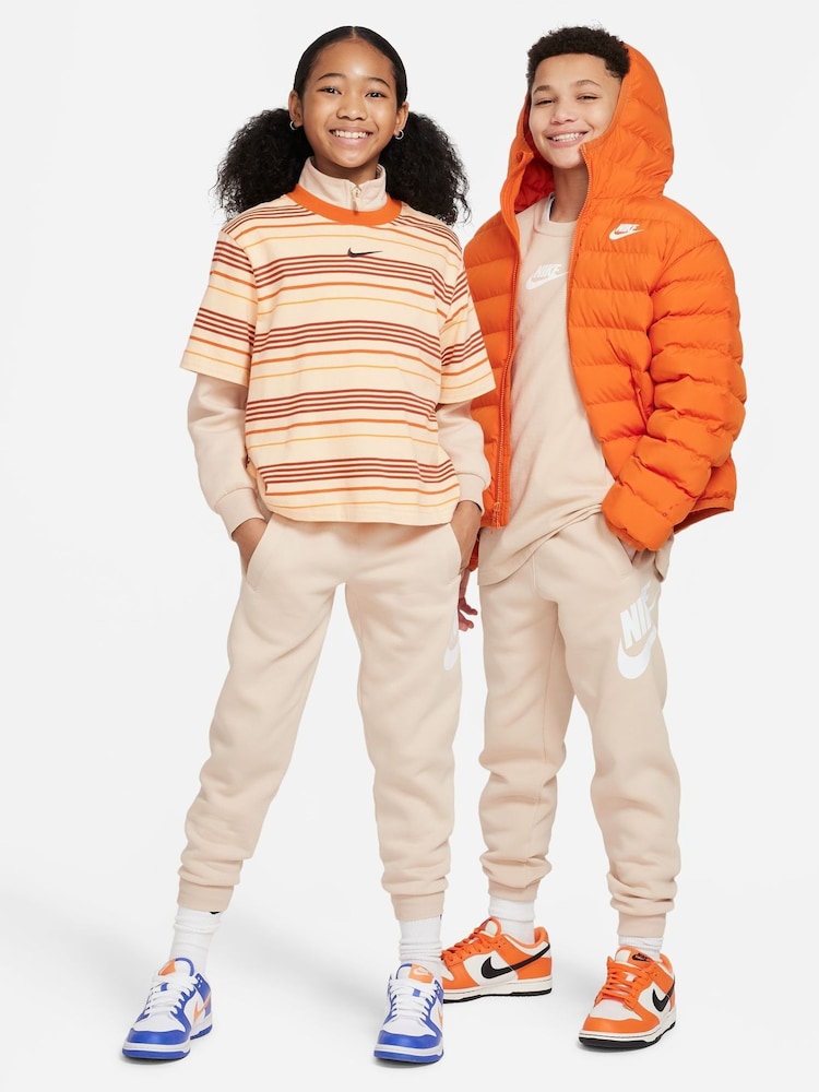 Nike White Club Fleece Logo Joggers - Image 9 of 9