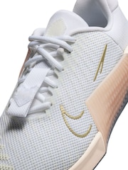 Nike White/Gold Metcon 9 EasyOn Training Trainers - Image 10 of 12