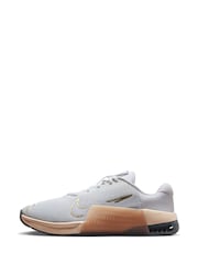 Nike White/Gold Metcon 9 EasyOn Training Trainers - Image 8 of 12