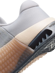 Nike White/Gold Metcon 9 EasyOn Training Trainers - Image 9 of 12