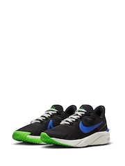Nike Black/Blue Youth Star Runner 4 Trainers - Image 6 of 12