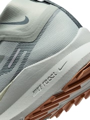 Nike Green React Pegasus Trail 4 Gore-Tex Running Trainers - Image 9 of 10