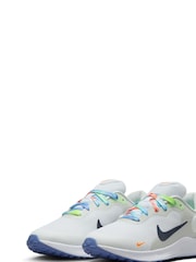 Nike White/Multi Youth Revolution 7 Trainers - Image 5 of 11