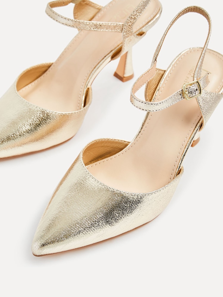 Dorado - Zapatos de tacón de corte ancho con parte trasera abierta y tira en el tobillo de Linzi - Imagen 5 de 5