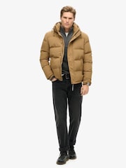 rjava - Superdry puhovka s kapuco Superdry Everest - Slika 3 iz 7