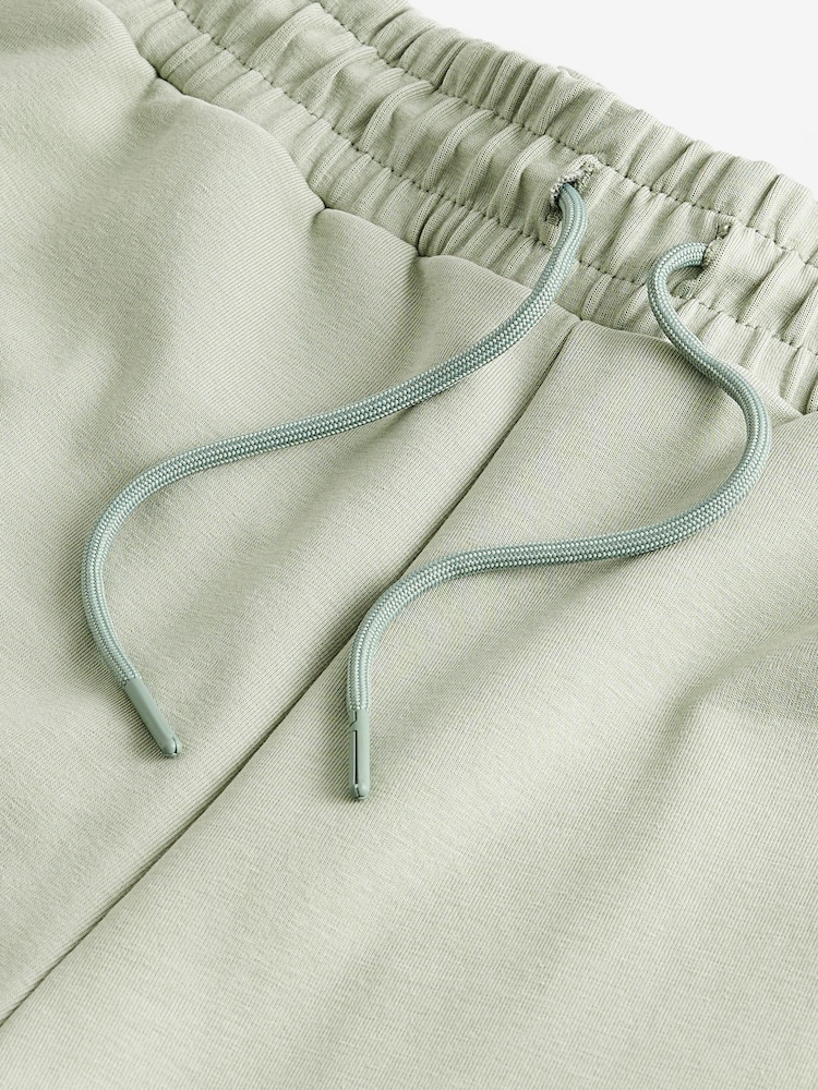 Grün - Gerade Passform - Jersey-Shorts mit Reißverschlusstaschen - Image 7 of 8