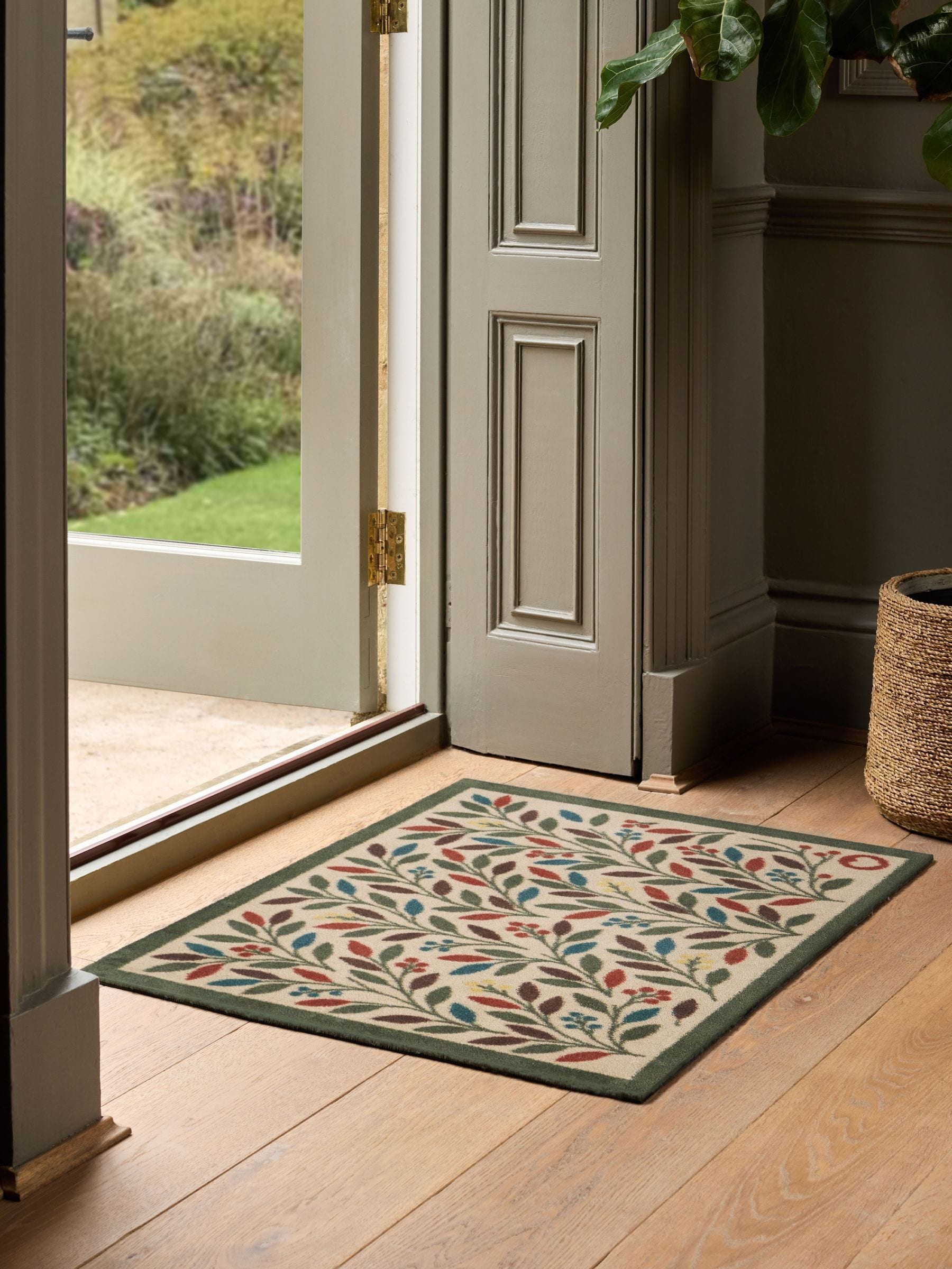 Hug Rug Natural Olive Branch Mat
