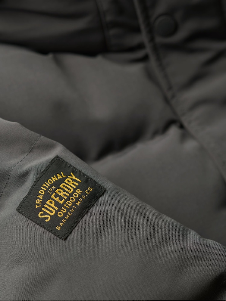 siva - Superdry puhovka s kapuco Superdry Everest - Slika 7 iz 7