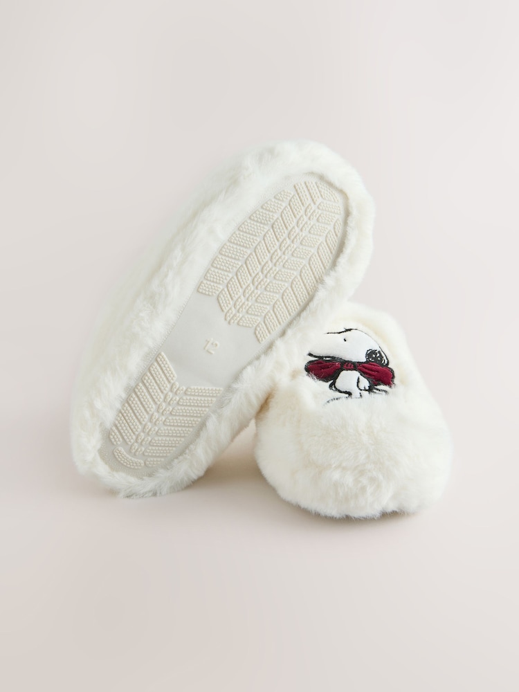 White Snoopy Faux Fur Mule Slippers - Image 5 of 5 White Snoopy Faux Fur Mule Slippers - Image 5 of 5
