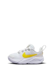 Nike White/Yellow Infant Star Runner 4 Trainers - Image 7 of 9