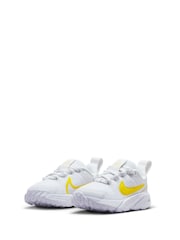 Nike White/Yellow Infant Star Runner 4 Trainers - Image 8 of 9