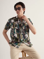 Seasalt Cornwall Green Blue Heron Short Sleeve Shirt - Image 3 of 5