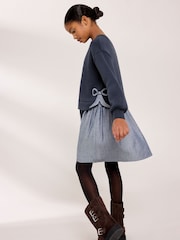 Marineblau/blau - Lipsy 2-in-1 Sweatkleid mit Schleifendetail (5–14Jahre) - Bild 2 von 5