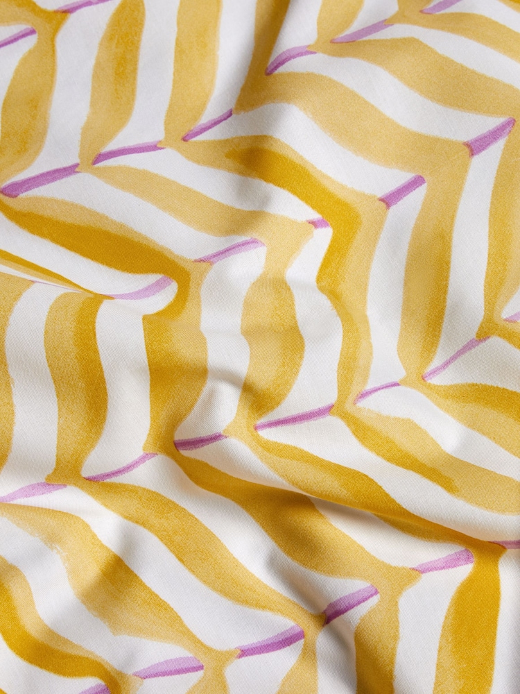 Pink / Yellow Leaf Duvet Cover and Pillowcase Set - Image 6 of 6