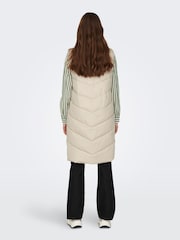 JDY Cream Longline Padded Quilted Gilet - Image 3 of 7