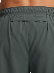 Nike Green 7 Inch Dri-FIT Challenger 7 inch Unlined Running Shorts - Image 5 of 9