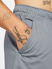 Grå - Nike Totality Dri-FIT 9 tommer alsidige unforede shorts - Image 5 of 7