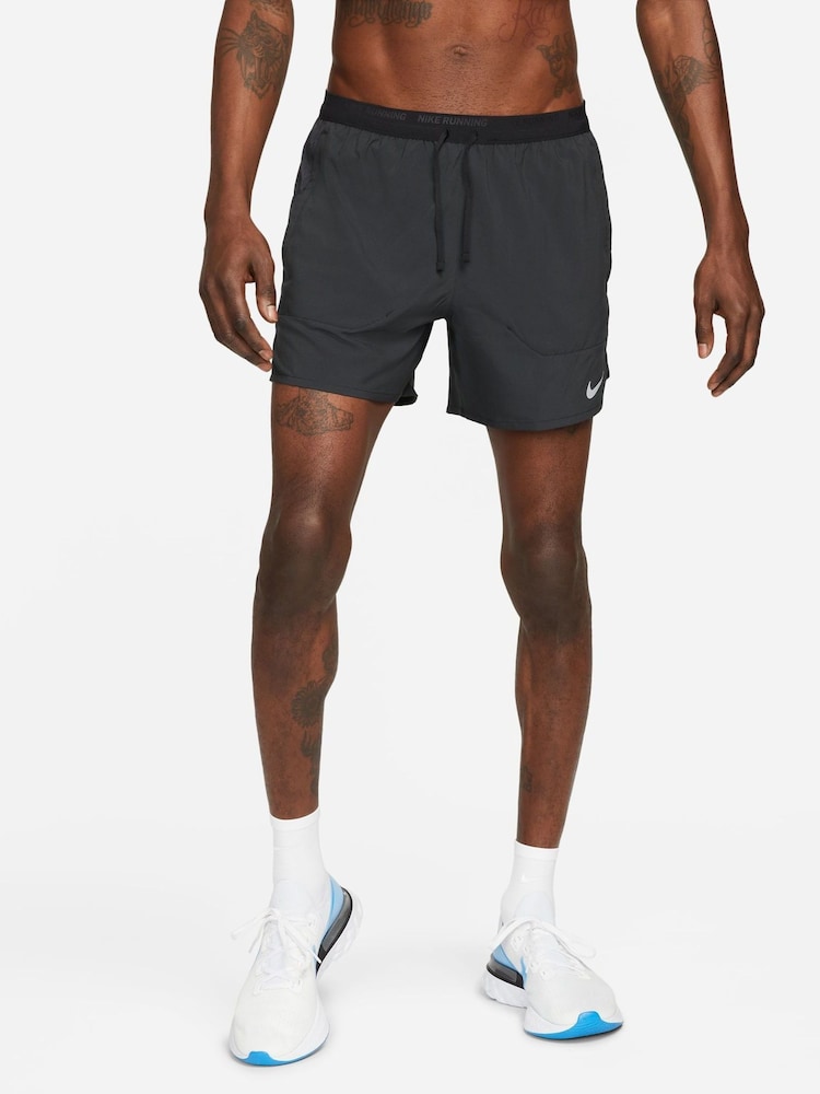 Negro/gris - Pantalones cortos para correr Dri-FIT Stride de 5 pulgadas de Nike - Imagen 1 de 13