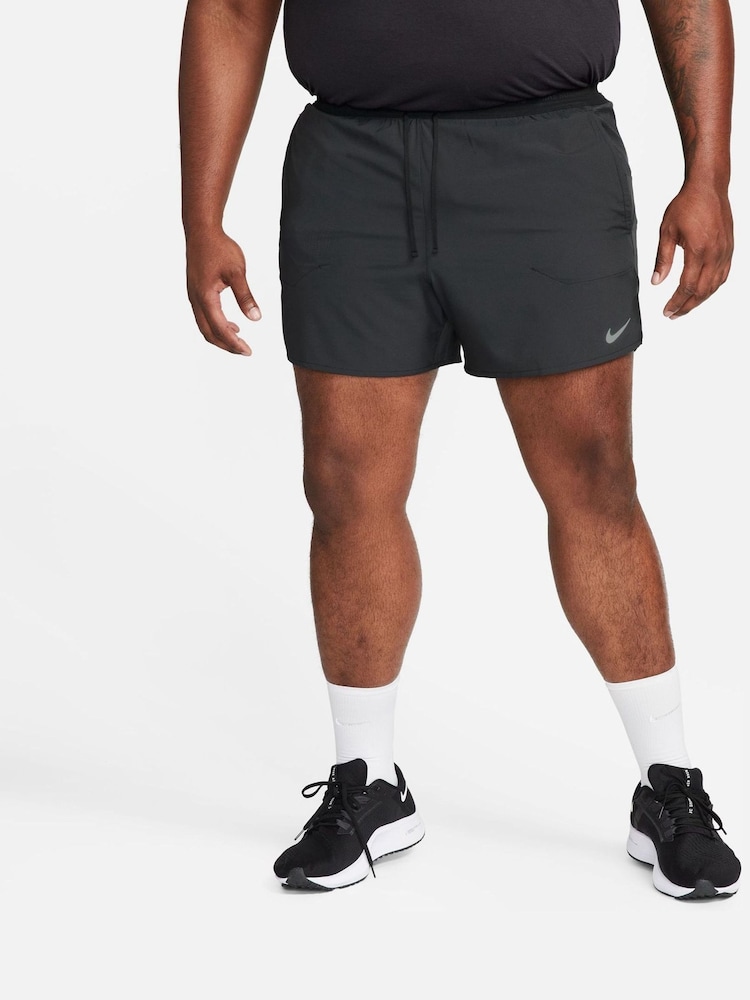 Nike Black/Grey 5 Inch Dri-FIT Stride 5 Inch Running Shorts - Image 7 of 13