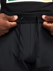 Nike Black Dri-FIT Advantage Tennis 7 Inch Shorts - Image 6 of 8