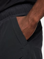 Nike Black Dri-FIT Advantage Tennis 7 Inch Shorts - Image 7 of 8
