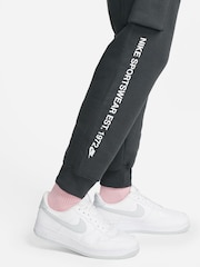 Nike Black/Grey Standard Issue Cargo Joggers - Image 5 of 6