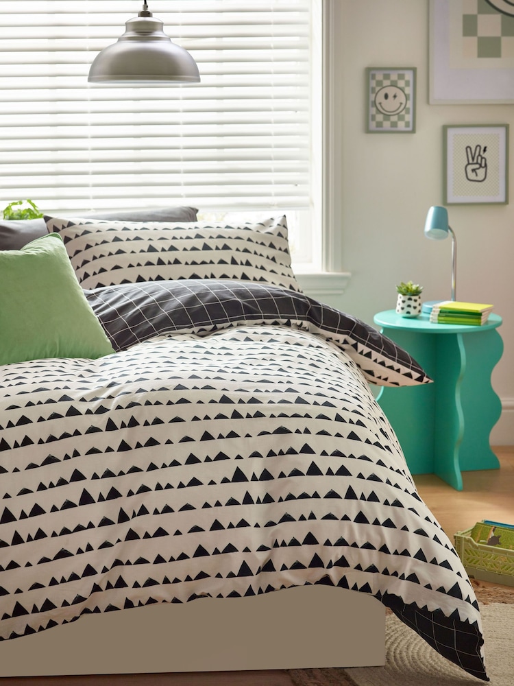 Monochrome 100% Cotton Printed Bedding Duvet Cover and Pillowcase Set - Image 1 of 10
