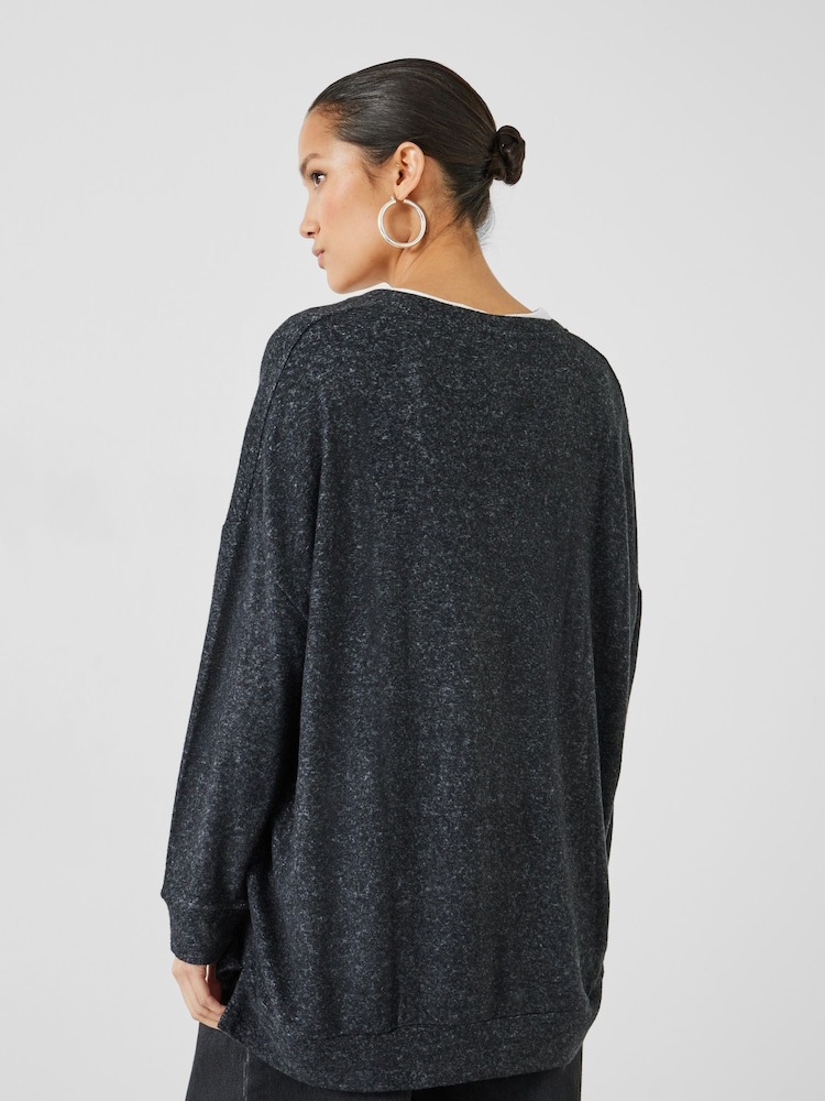 Hush Elle Superweiches Sweat-Top mit V-Ausschnitt - Bild 2 von 5