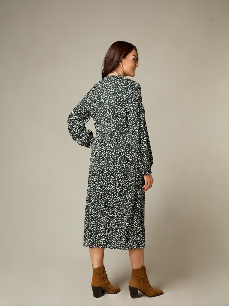 Live Unlimited Green Curve Petite Ditsy Jersey Shirred Waist Dress - Image 2 of 5